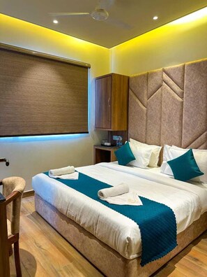 Premium bedding, minibar, desk, laptop workspace - Hotel RK Heights (Amritsar)