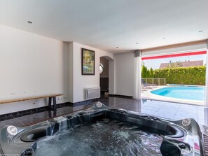 Pool - Modern comfort in Southern Vosges with pool and jacuzzi (Villers-lès-Luxeuil)