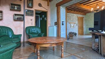 Télévision, cheminée