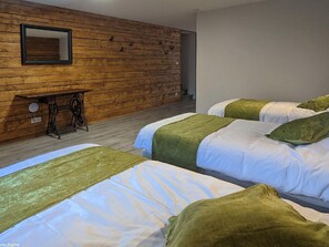 5 bedrooms, free WiFi, bed sheets