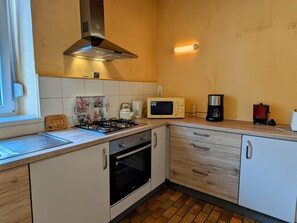 Fridge, microwave - Charming apartment at the foot of the Plateau des Mille Etangs in Mélisey (Mélisey)