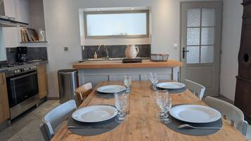 Réfrigérateur, micro-ondes, lave-vaisselle