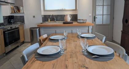 Gßte rénové XVIIIÚme siÚcle, animaux acceptés, jardin clÎturé