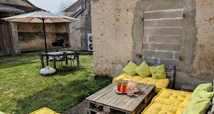 Gßte rénové XVIIIÚme siÚcle, animaux acceptés, jardin clÎturé