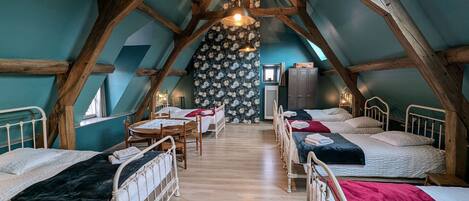5 habitaciones, wifi gratis y ropa de cama