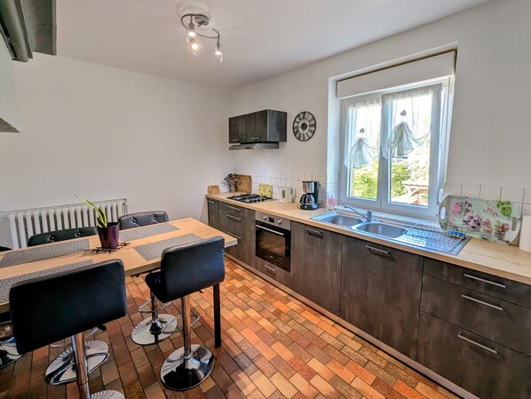 Kühlschrank, Mikrowelle