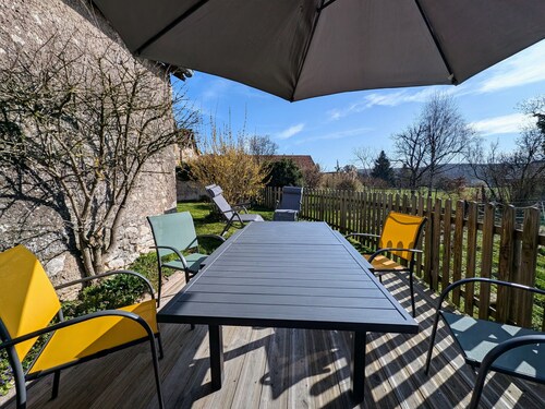 Gîte familial rénové avec jardin au cœur de la Vallée de la Saône