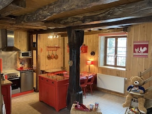 Kylskåp, mikrovågsugn och diskmaskin