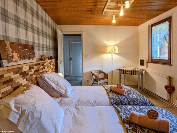 3 bedrooms, free WiFi, bed sheets