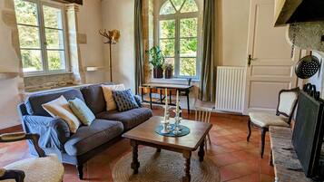 Télévision, cheminée