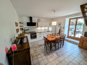 Kühlschrank, Mikrowelle, Geschirrspüler