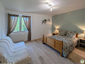 2 bedrooms, free WiFi, bed sheets