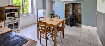 Peaceful lodging in La Vernotte for 4 people