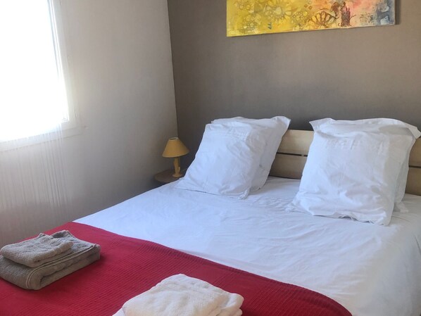 2 habitaciones, wifi gratis y ropa de cama