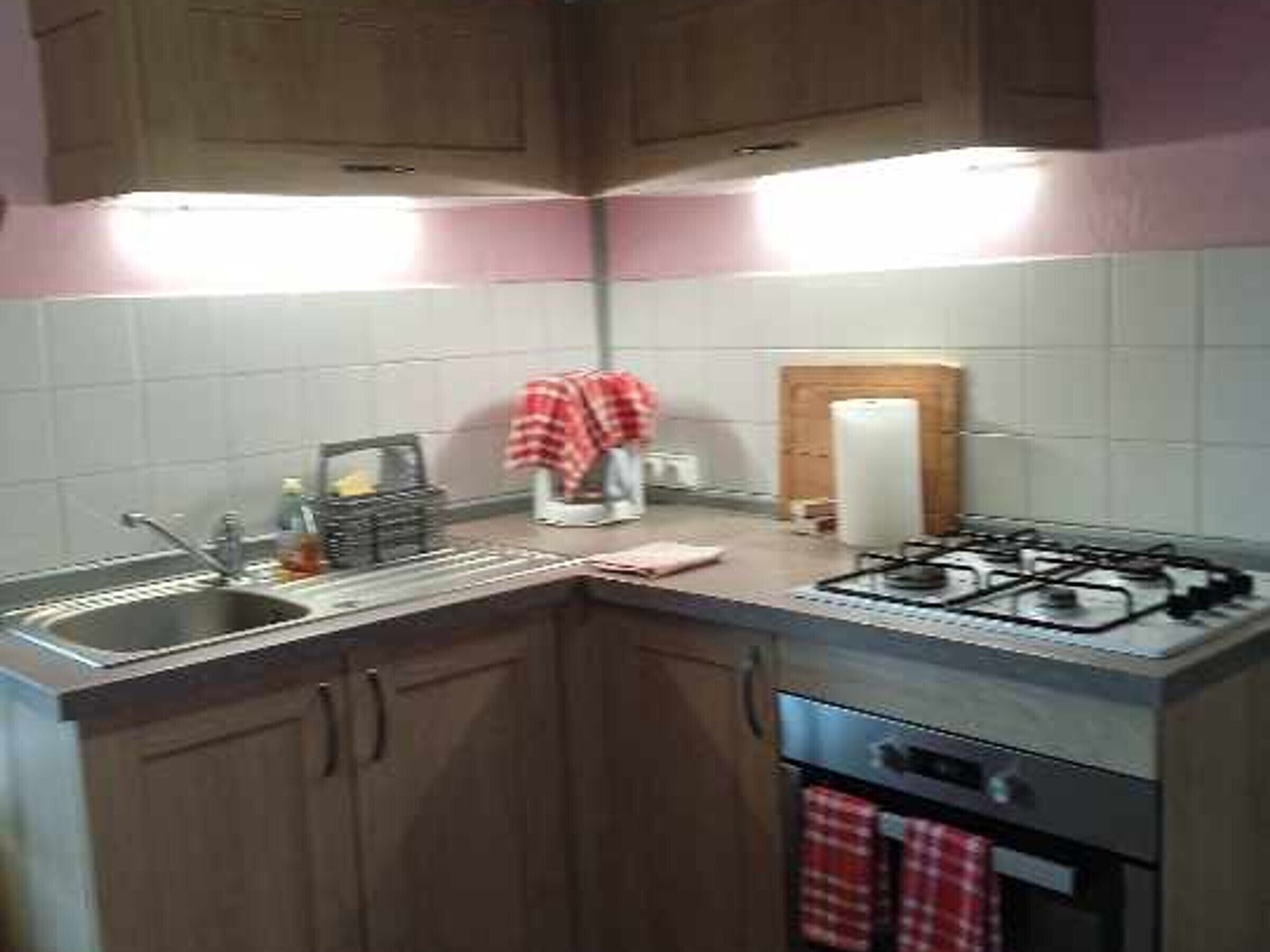 Jääkaappi, mikroaaltouuni