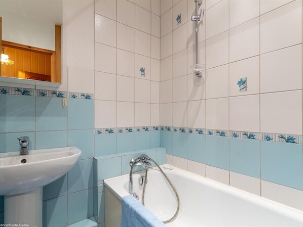 Bathroom - Eco-friendly lodging near Ballon de Servance (Plancher-les-Mines)