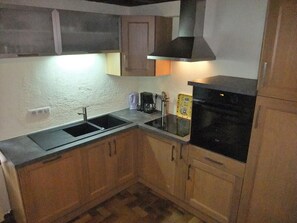 Kühlschrank, Mikrowelle, Geschirrspüler