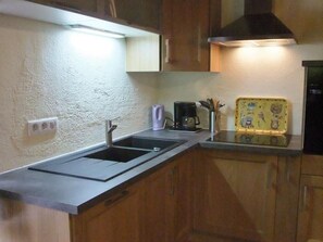 Réfrigérateur, micro-ondes, lave-vaisselle