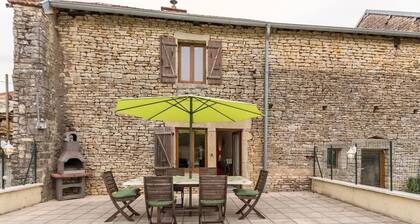 Renovated old house with pool in Brotte-lès-Ray