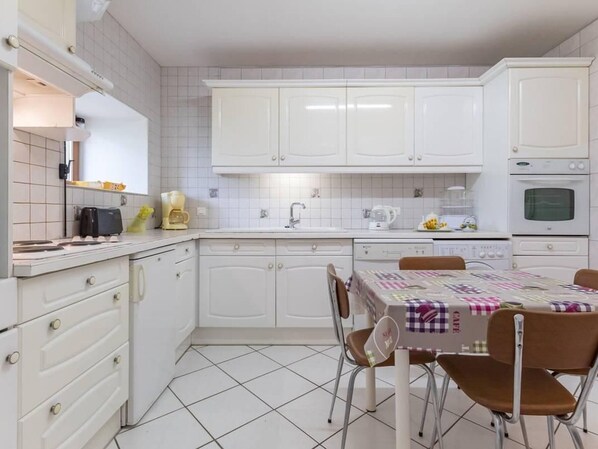 Fridge, microwave, dishwasher