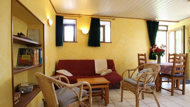 Unclassified image, 1 of 10, button - Cozy single-story cottage in Confracourt, nature and relaxation (Confracourt)