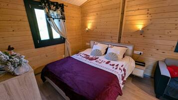1 quarto, Wi-Fi de cortesia, roupa de cama