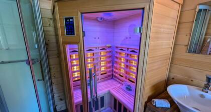 Relaxing chalet with spa and sauna near 1000 Ponds