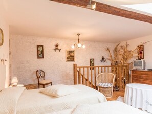 2 bedrooms, free WiFi, bed sheets