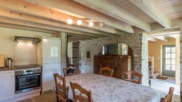 Réfrigérateur, micro-ondes, lave-vaisselle