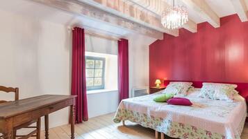 3 bedrooms, free WiFi, bed sheets
