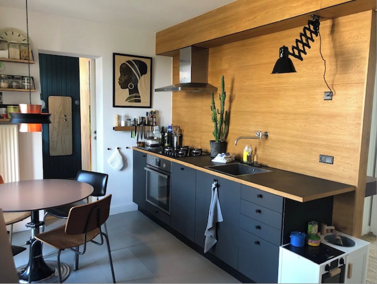 Køleskab, mikrobølgeovn, ovn, kogeplade