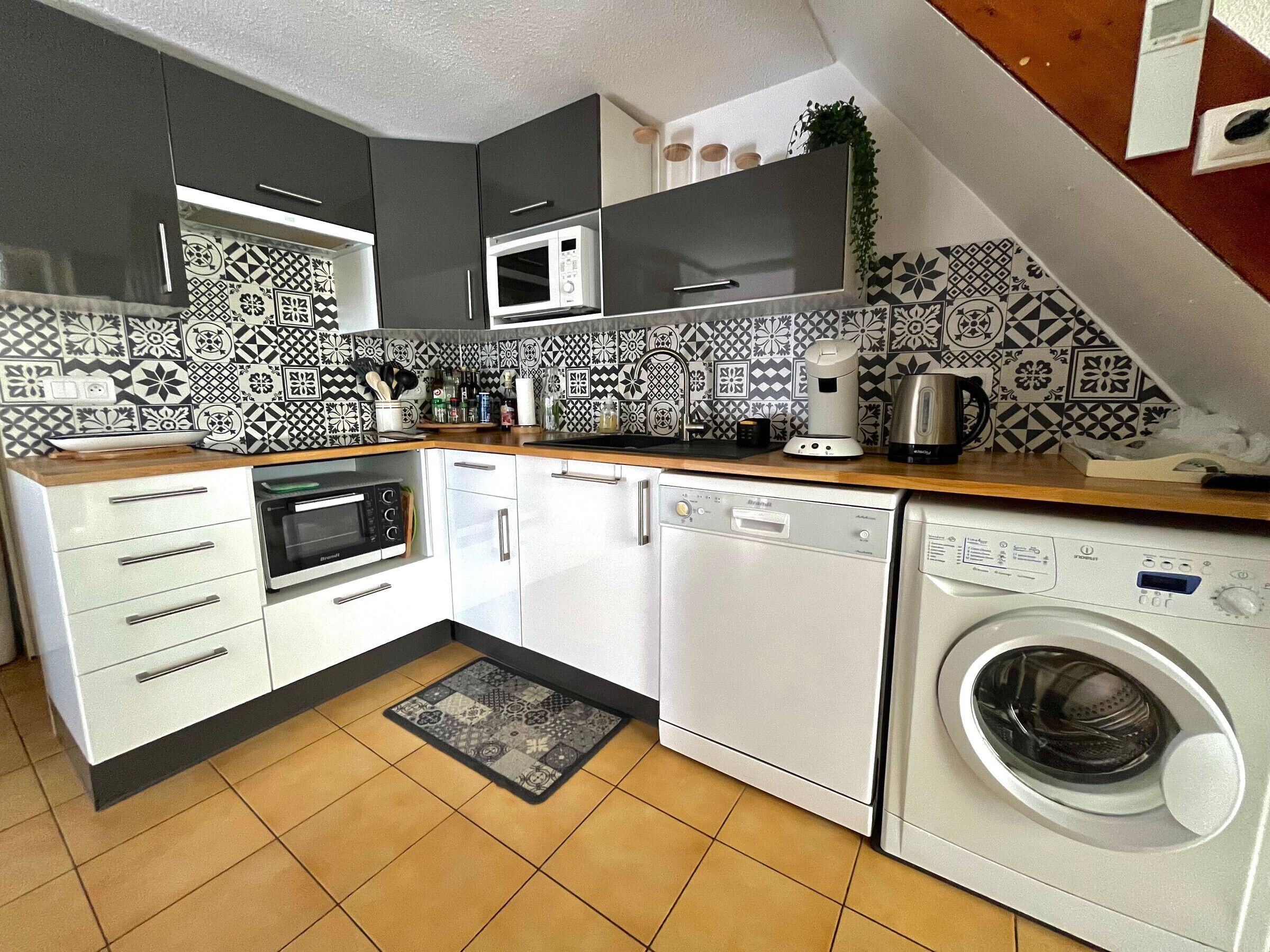 Refrigerador, horno, placa de cocina, lavavajillas