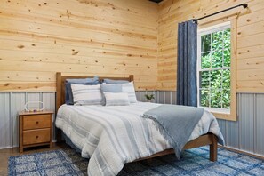 1 bedroom, desk, iron/ironing board, WiFi - Modern Nature Cabin | Private Escape in the Forest (Hanover)