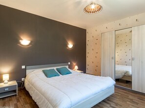 4 bedrooms, free WiFi