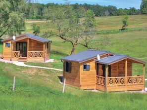 Exterior - Cozy Chalet with Spa and Pets Allowed near Plombières-les-Bains (Fougerolles-Saint-Valbert)