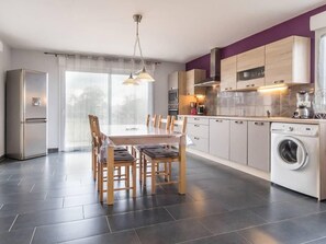 冷蔵庫、電子レンジ、食器洗い機