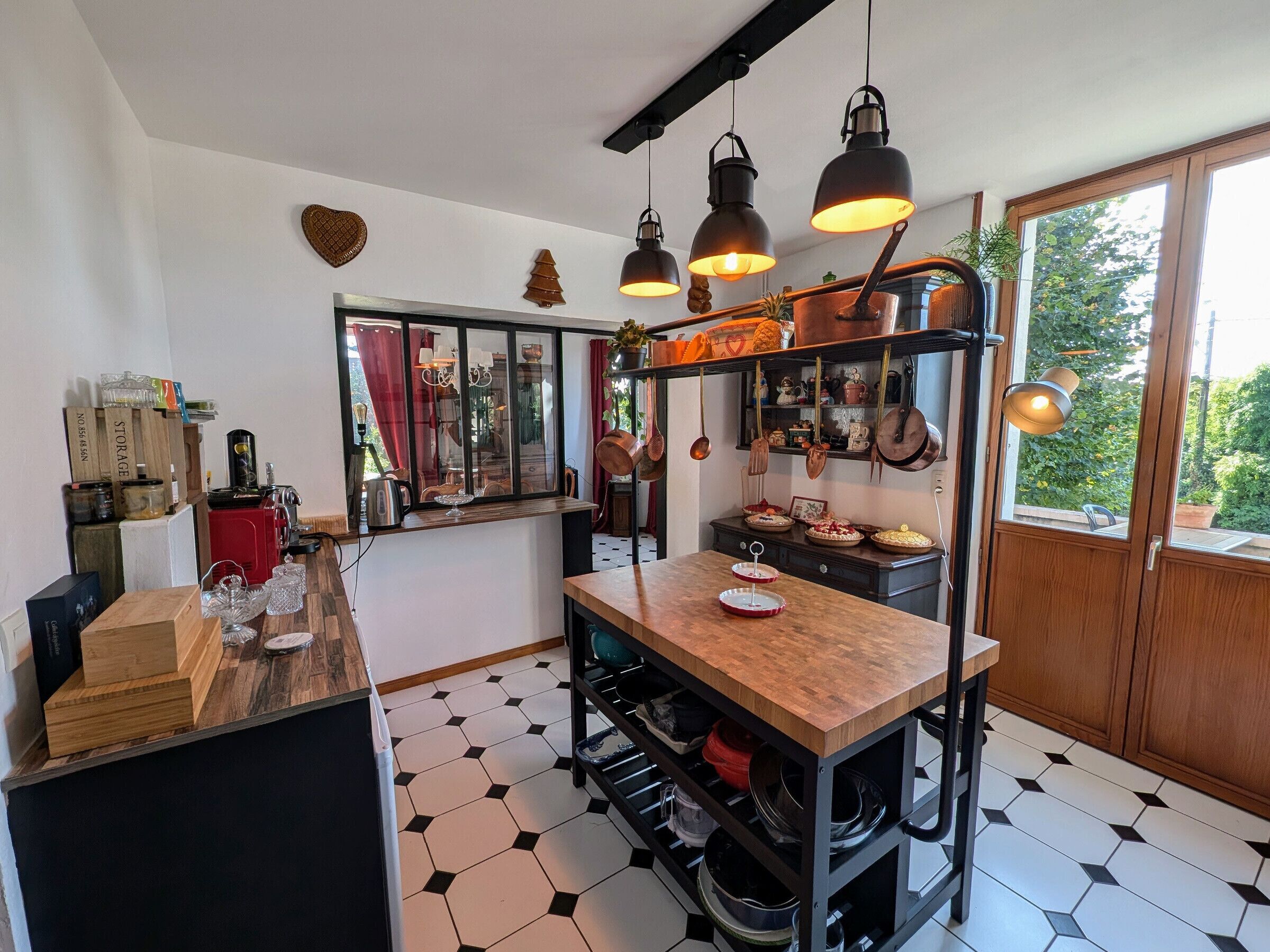 雪櫃、微波爐、焗爐、洗碗機