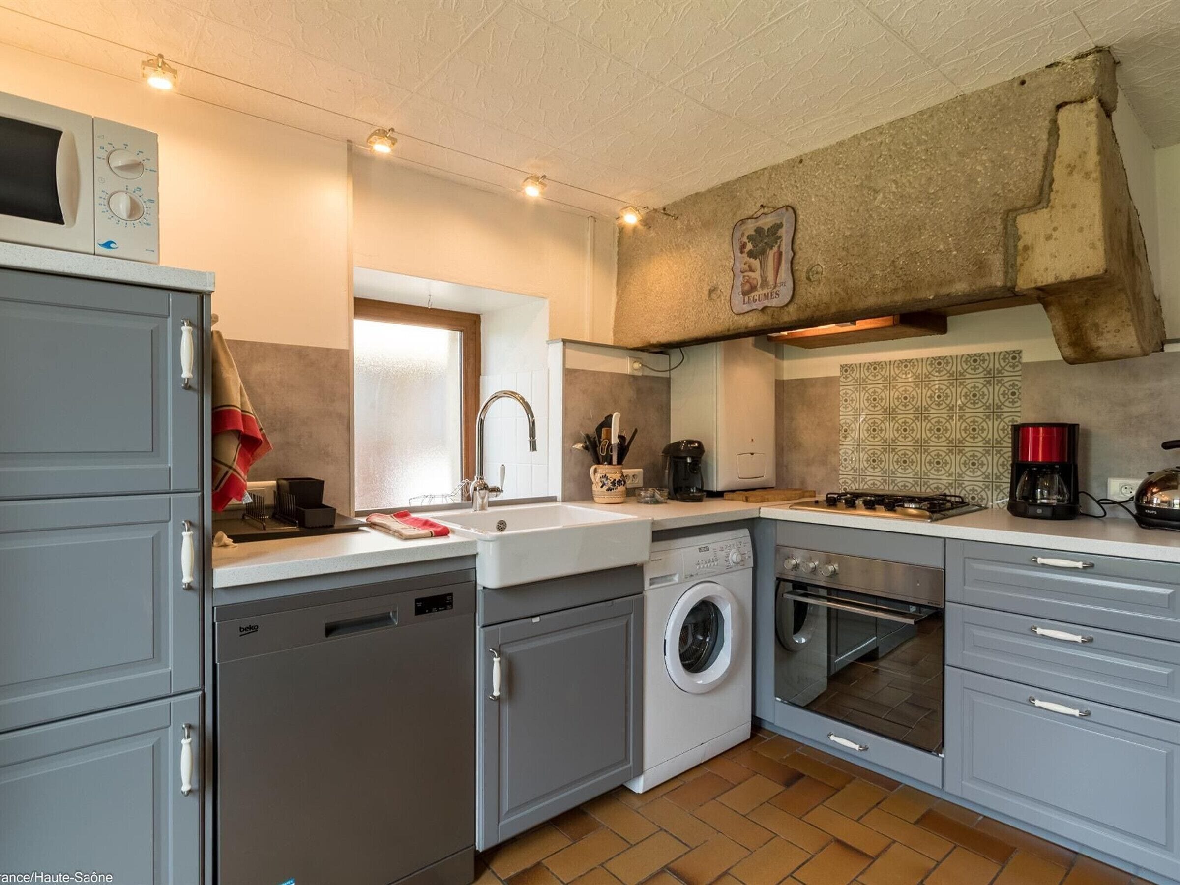 Kjøleskap, mikrobølgeovn og oppvaskmaskin