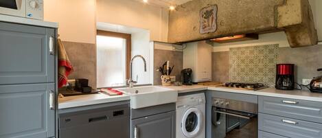 Fridge, microwave, dishwasher