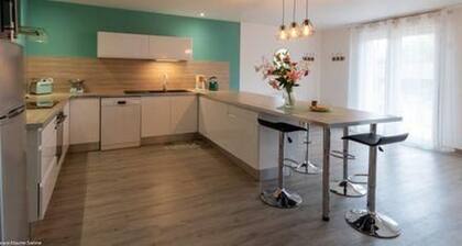 Cozy modern cottage with garden, 2 bedrooms