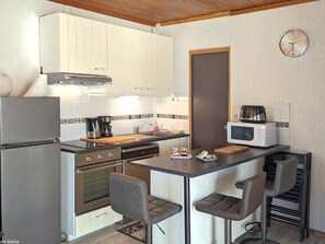 Fridge, microwave, dishwasher