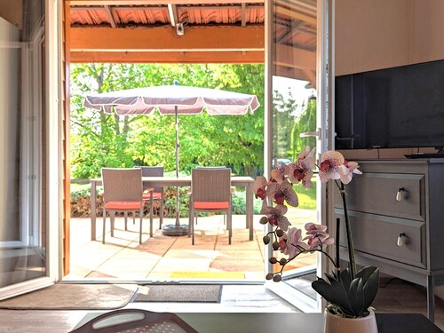 Cozy chalet in Pesmes with private terrace