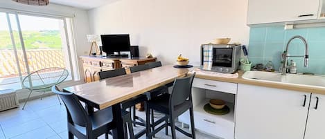 Refrigerador, microondas, parrilla de estufa y lavavajillas