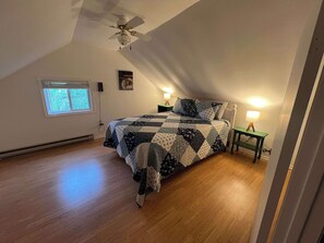 3 bedrooms, WiFi, bed sheets - Scout's House (Twillingate)