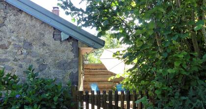 GĂźte paisible dans une ancienne ferme avec WIFI et parking Ă Saint-Bresson