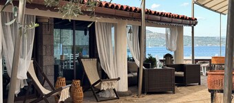 แอสซอส เบอร์ทิซ โรงแรม