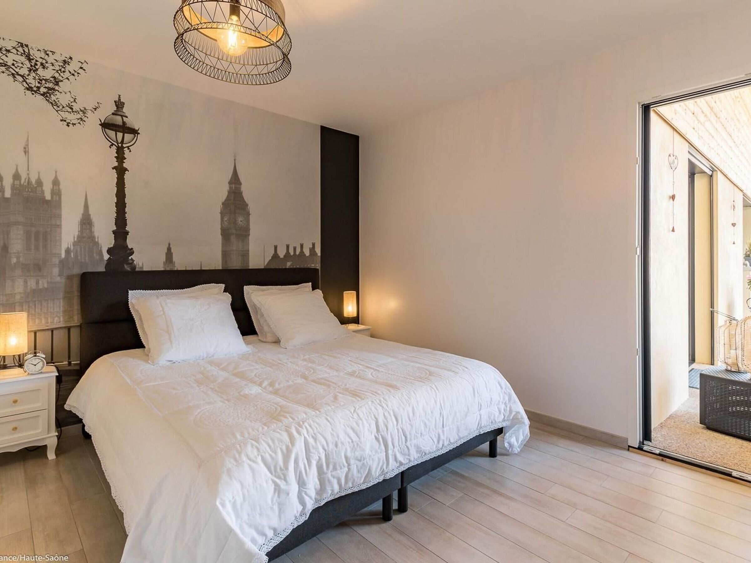 4 多间卧室、免费 WiFi、床单