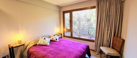 1 室のベッドルーム、WiFi (無料)、ベッドシーツ