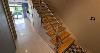 Renovated house by the Saône with terrace and garden