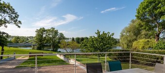 Renovated house by the Saône with terrace and garden